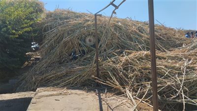 مصرع سائق إثر انقلاب جرار زراعي في الترعة بأسوان