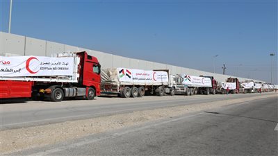 دخول أكثر من 2400 شاحنة مساعدات إلى غزة منذ وقف إطلاق النار