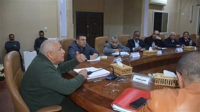 محافظ الوادي الجديد يوجه بتحصيل مديونيات الكهرباء من المصالح الحكومية