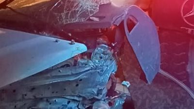 العربية بقت صفيح.. مصرع شاب إثر تصادم سيارتين بصحراوي المنيا| صور