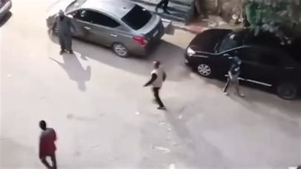 استعراض القوة والبلطجة