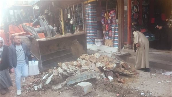 جانب من أعمال الإزالة