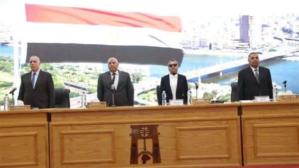 جانب من لقاء محافظ