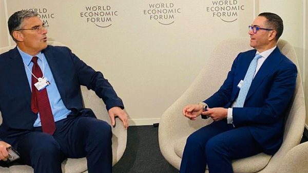 وزير الاستثمار حسن