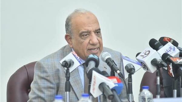 وزير الكهرباء خلال