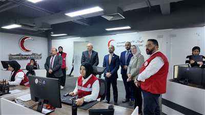 وزير التنمية الاجتماعية البحريني يشيد بالهلال الأحمر المصري وجهوده لدعم قطاع غزة | صور