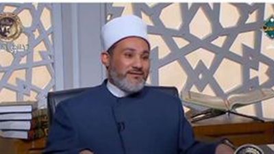 ما حكم مَن ترك عمله الأساسي للتربح من السوشيال؟.. أمين الفتوى يحسم الجدل