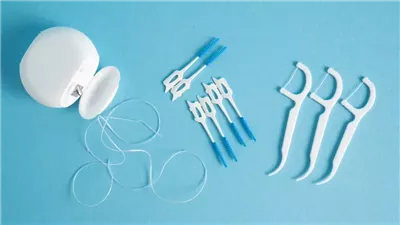 خبراء يحذرون من خيط الأسنان لاحتوائه على مواد كيميائية خطيرة