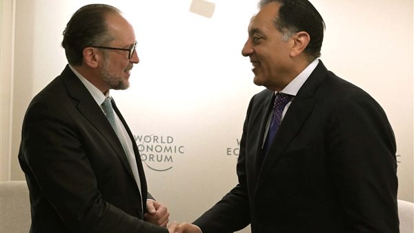 رئيس الوزراء يلتقي