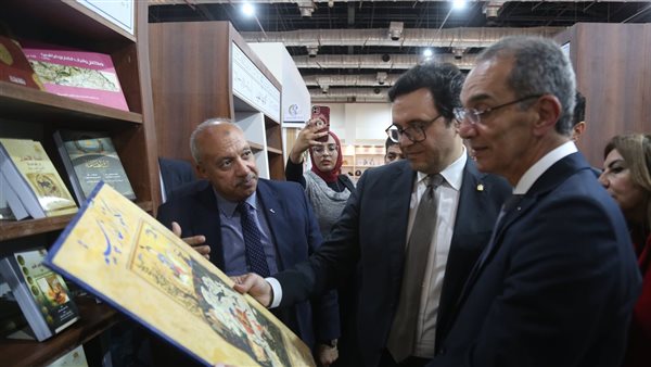 وزيرا الثقافة والاتصالات