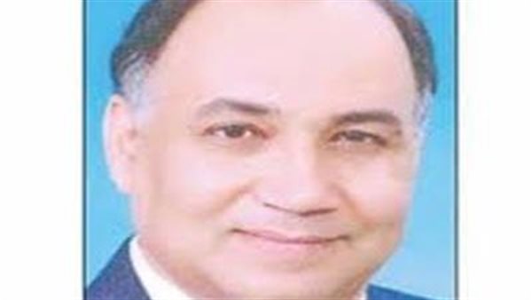  الكاتب الصحفي أحمد