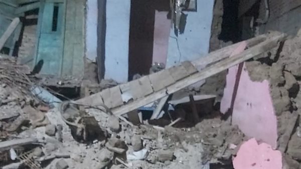 جانب من انهيار المنزل