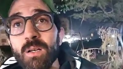 الاعتداء على عائلة إنتاج سينمائي بحدائق الأهرام.. وأحد الضحايا: غدروا بينا واحنا رايحين نتصالح معاهم | بث مباشر