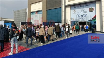بعد فتح أبوابه للجمهور.. إقبال كبير على معرض القاهرة الدولي للكتاب | بث مباشر