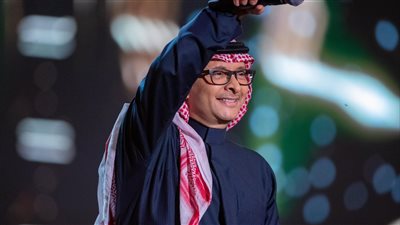 عبد المجيد عبد الله يتجاهل أزمة فيديو قُبلته لـ أنغام.. ويروج لحفله في البحرين