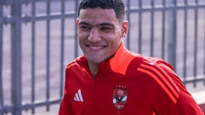 طبيب الأهلي: العش تعرض لارتجاج بسيط في مران اليوم قبل مباراة الجيش الملكي