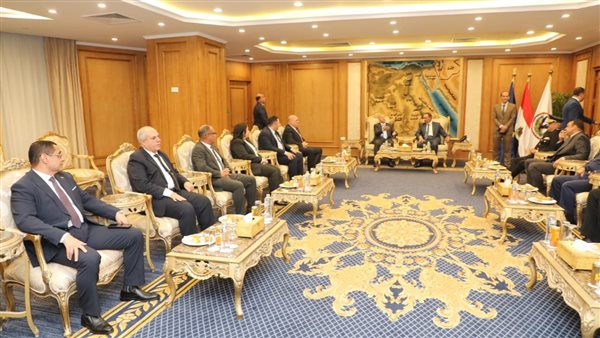 محافظ القاهرة خلال