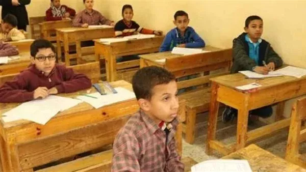 مجموعة من طلاب المرحلة