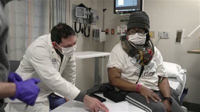 61 يومًا تحت الاختبار.. القصة الكاملة لأمريكية تحقق إنجازًا كبيرًا بزرع أعضاء الخنزير 