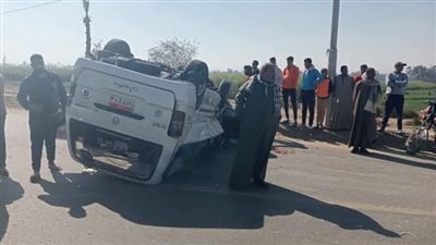 إصابة 4 أشخاص إثر تصادم سيارتين في سوهاج | بث مباشر