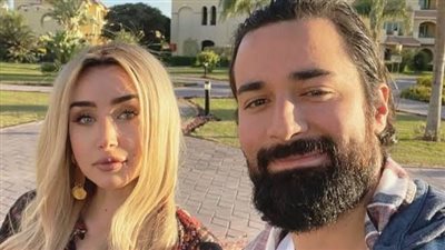 أحمد حاتم ممازحًا هنا الزاهد: مبقتش فاضية وعندها ثنائية مع ماثيو ماكونهي 