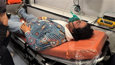 نقل المخرج إبرام نشأت إلى المستشفى بعد تعرضه لحادث سير