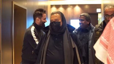 بالكمامة.. محمد عبده يجري التحضيرات النهائية استعدادا لحفله في السعودية