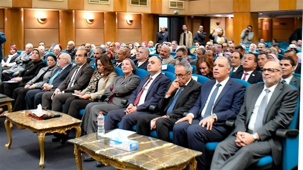 وزيرة البيئة