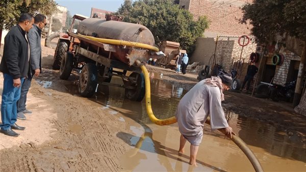 تسريب مياه بقرية