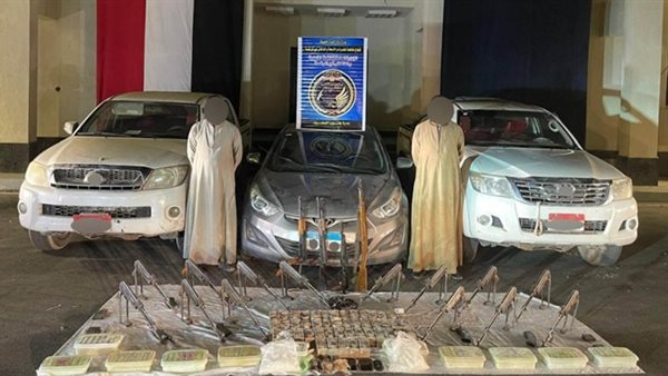 المتهمين والمضبوطات