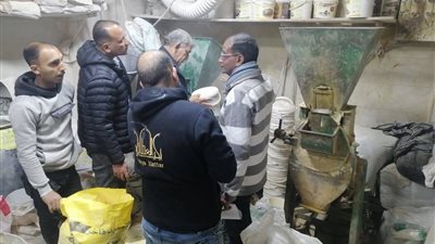 ضبط 130 طن دقيق بلدي مدعم وبقوليات مجهولة المصدر بعدد من أحياء الجيزة