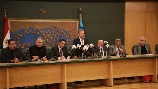 نقيب الأطباء الدكتور