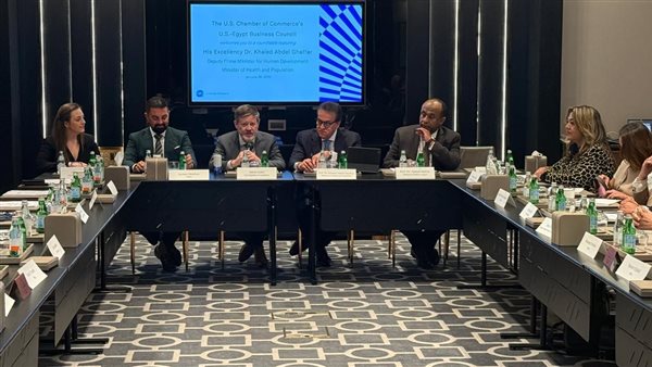 وزير الصحة خلال الاجتماع