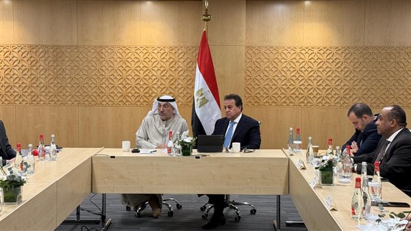 وزير الصحة والسكان،