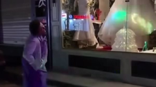 صاحبة تريند الفستان