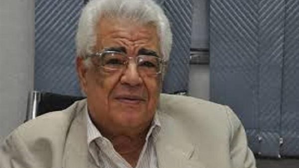 الروائي الكبير محمد