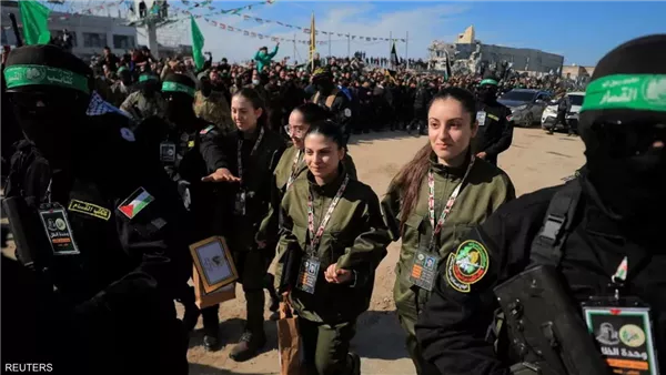 جانب من تسليم حماس