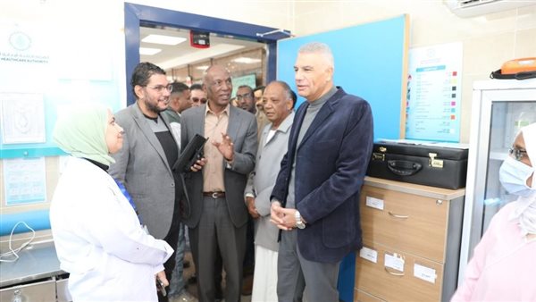 محافظ أسوان