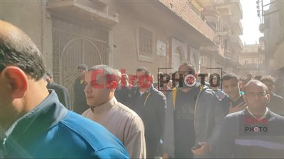 الفنان مصطفى شعبان يودع شقيقه الأصغر في جنازة مهيبة بالمنوفية| بث مباشر