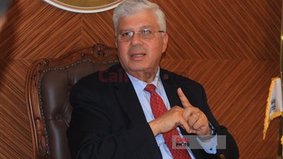 تدعي منح شهادات معتمدة.. التعليم العالي تغلق أكاديمية الهرم بالفيوم 