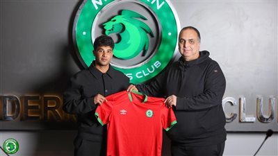 مودرن سبورت يضم وليد علي فرج أربعة مواسم ونصف | صور