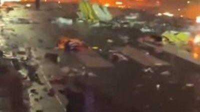 سقوط طائرة على عدد من المنازل في مدينة فيلادلفيا بولاية بنسلفانيا الأمريكية