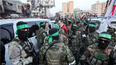 القسام تبدأ تسليم 3 أسرى إسرائيليين ضمن صفقة التبادل