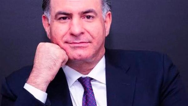 الكاتب والإعلامي