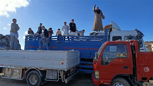 تجهيز قوافل المساعدات