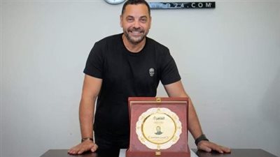 طارق العريان: تواصلت مع يوتيوب لإيقاف أرباح ألبوم 60 دقيقة حياة لأنه من إنتاجي | بث مباشر