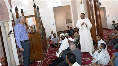 محافظ أسوان يفتح باب الترخيص لـ 5 سيارات للعمل على خط سير معبدي رمسيس الثاني وقرية المستقبل