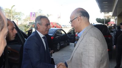 رئيس جهاز حماية المستهلك خلال جولته على التجار ببنها: إزاي اللحمة بـ370 جنيه؟ | بث مباشر