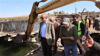محافظ المنيا يتفقد أعمال إنشاء كوبري عزب التل بدير مواس بعد استئناف العمل
