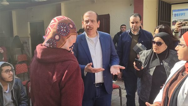 نائب وزير الصحة خلال